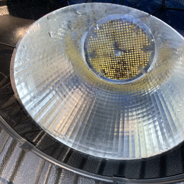 โคมเสียหาย น้ำเข้า เนื่องจากการติดตั้งที่ไม่ถูกต้อง