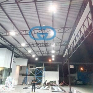 ติดตั้งโคมไฟ High Bay สำหรับโชว์รูมสินค้า