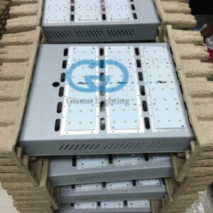 ประกอบโคมไฟถนน LED แบบหลาย Module