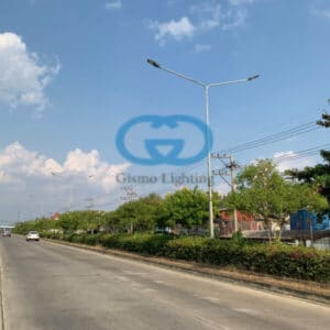 โคมไฟถนนกิ่งคู่ ติดตั้งสูง 8 เมตร ถนน 4 เลน