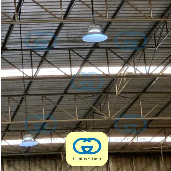 ติดตั้งโคมไฟไฮเบย์. LED พร้อม ฝาชีป้องก้ันแสงแย้งตา Unitop Phase 2