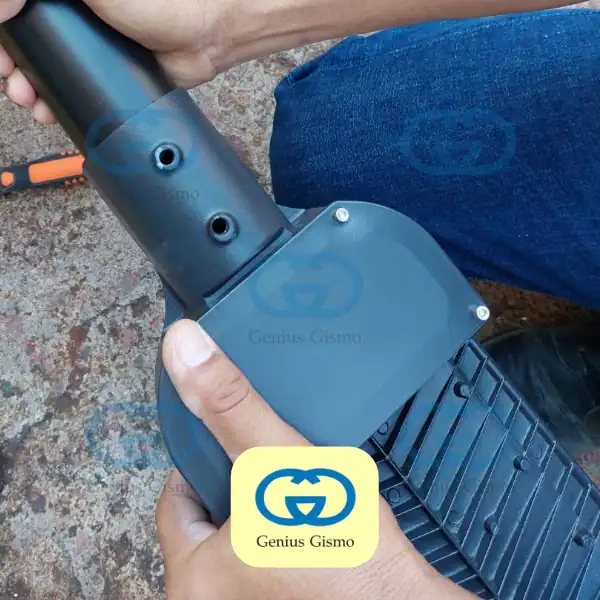 โคมไฟถนน ทำสีดำ พร้อมกิ่ง ติดตั้งภายในกระทรวงพานิชย์